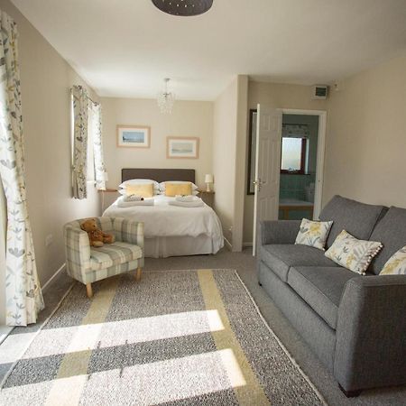 Pant-Y-Celyn Studio Apartment Aberaeron Esterno foto