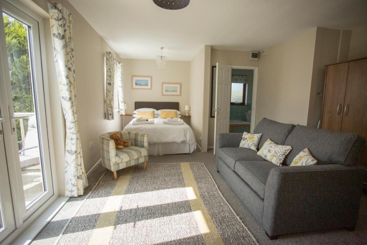 Pant-Y-Celyn Studio Apartment Aberaeron Esterno foto